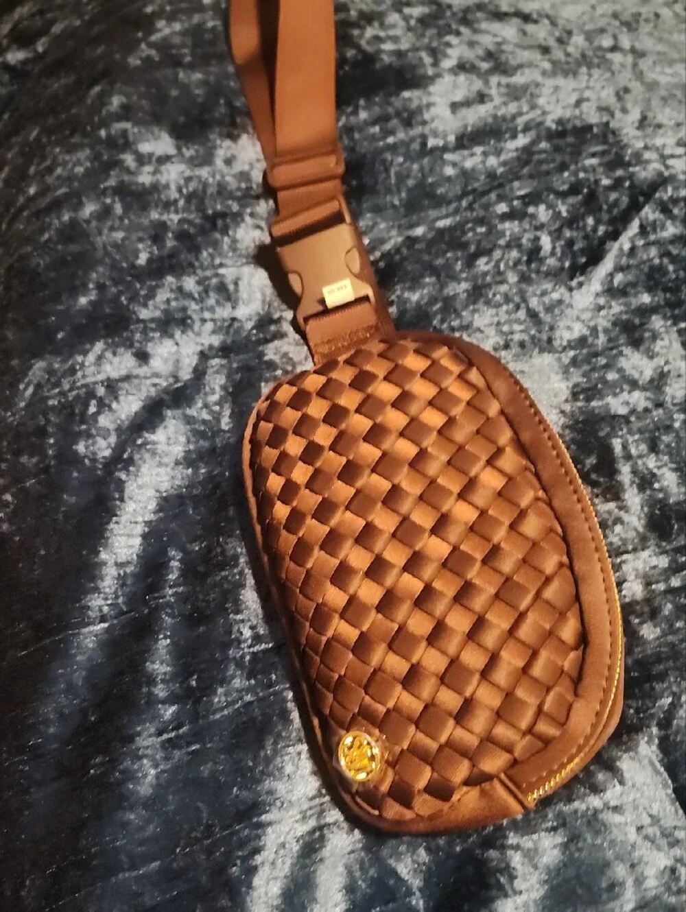 Steve Madden compact woven